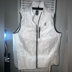On Running Silver and Black Vest